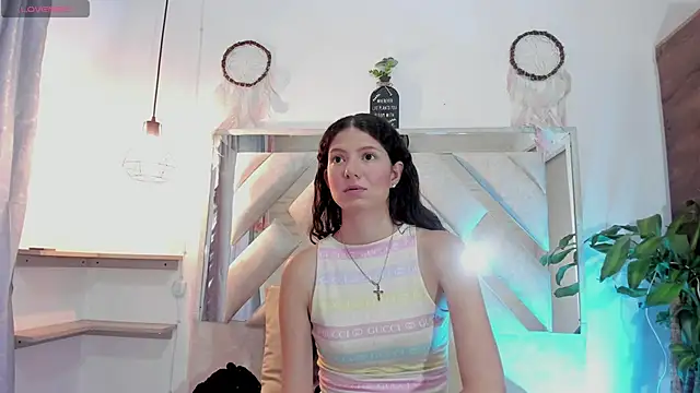sofy bonnet1 online show from April 23, 12:01 pm