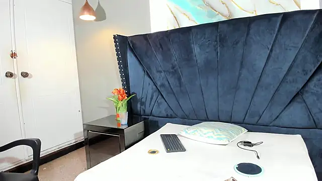 Sara Hanks online show from March 28, 2:16 pm