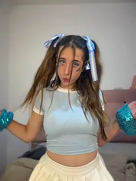 AlissonDavenport online show from June 18, 12:12 am
