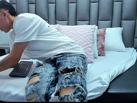 ZoeGrey online show from April 10, 1:06 pm