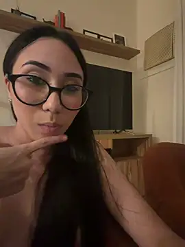juliacosta online show from May 9, 11:18 pm
