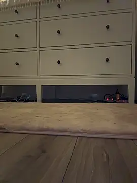 HongKong Lana online show from April 10, 10:10 am