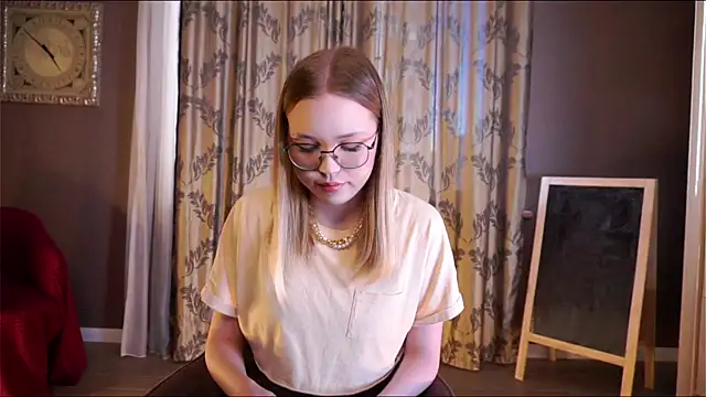 JeaneNordenn online show from March 31, 1:11 pm