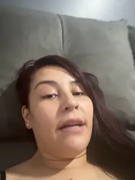 veronicasapequinha online show from April 1, 1:41 pm