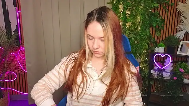 ViolettaSwang online show from April 9, 10:42 am