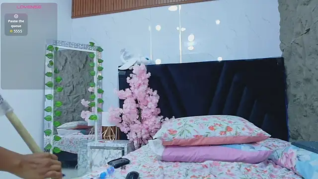 Naturalebonyy online show from June 20, 4:49 am