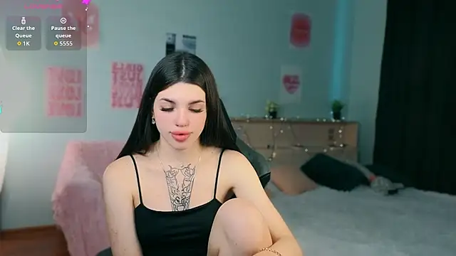 molly rettyy online show from July 19, 4:48 am