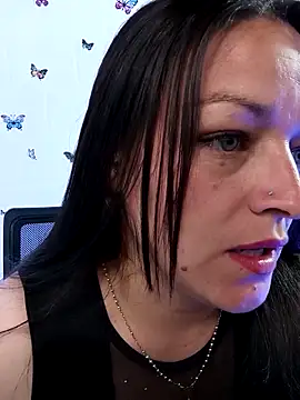 Isa bluee online show from April 4, 2:43 am