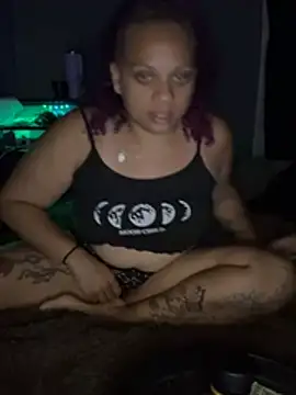 SHY QUINN online show from May 15, 10:45 pm