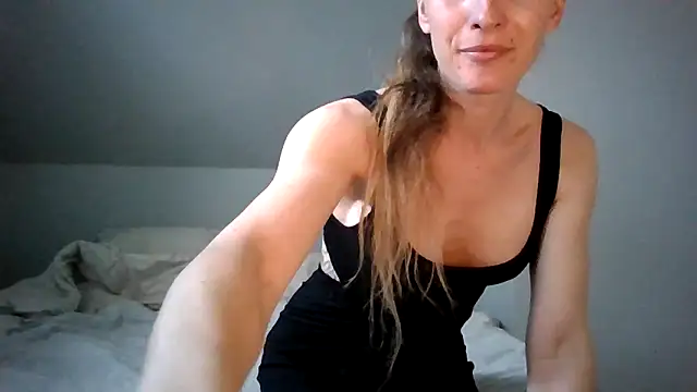 BlondeXtar online show from April 14, 8:14 am