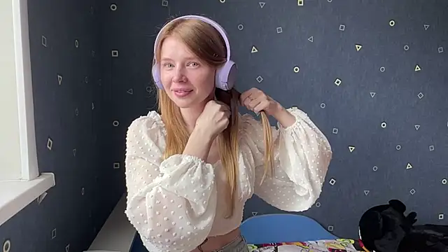 fanybuny online show from April 1, 8:04 am