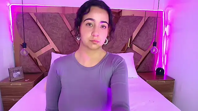bella swwan  online show from July 5, 10:48 pm