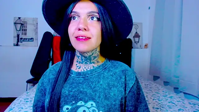 LannieGonzales online show from June 3, 10:59 pm