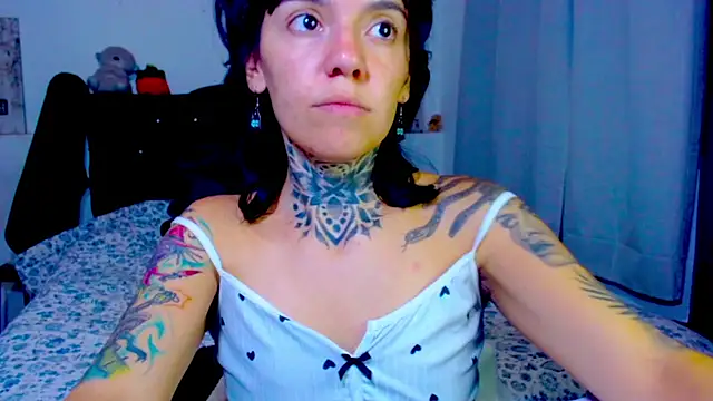 LannieGonzales online show from June 2, 2:12 am