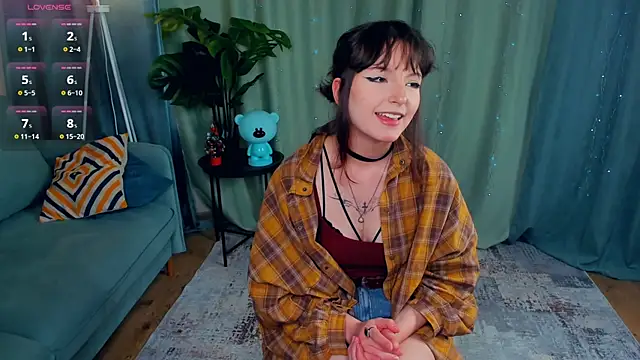 SunniPhoenix online show from April 3, 5:16 am