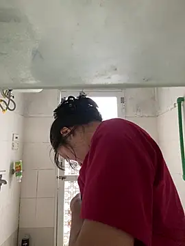 Elisa-a online show from May 23, 9:51 am