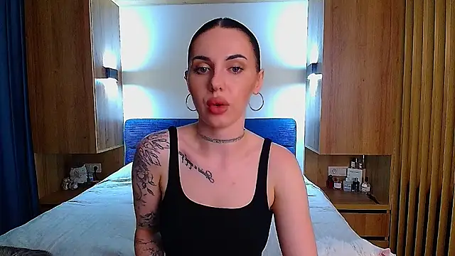 Sour Berry  online show from June 4, 4:44 pm
