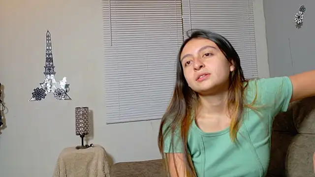 Lala fluffy online show from June 1, 8:32 pm