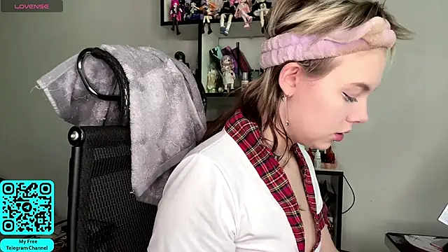 MadalynNosel online show from June 5, 7:03 am