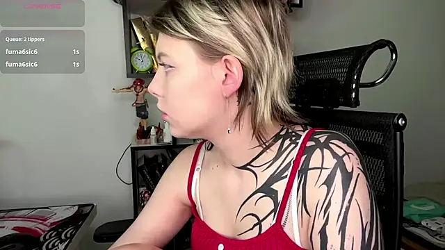 MadalynNosel online show from June 3, 7:09 am