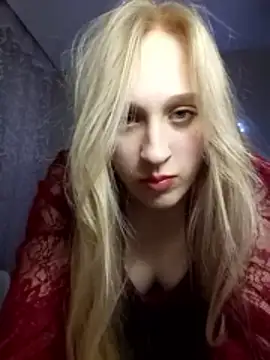 IsOlli online show from April 21, 1:18 pm