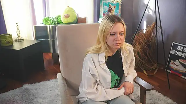 OliviaCaffery online show from April 2, 4:43 am