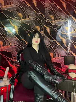 Madamedaphne  online show from July 19, 4:09 pm
