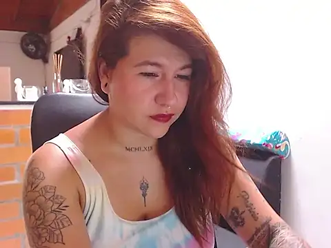 Antonia Ferri online show from April 5, 3:33 pm