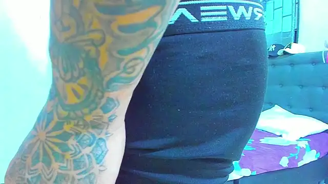 julie and dereck online show from April 8, 11:51 pm