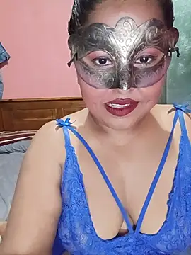 Maskedcurves online show from July 12, 7:42 am