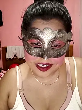 Maskedcurves online show from May 8, 1:58 pm