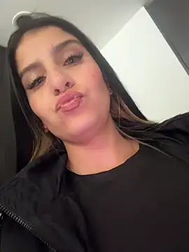 RebecaXoXo  online show from April 16, 9:39 pm