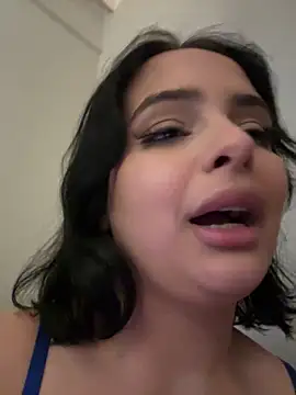 MiaKittyx0 online show from April 23, 1:57 am