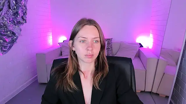 MeganClapp online show from June 4, 5:12 am