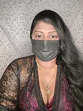 Romantic Woman online show from July 20, 5:25 pm