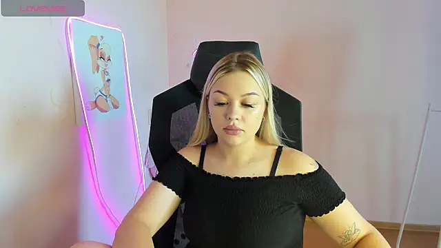 AmeliePeach online show from August 2, 9:12 am