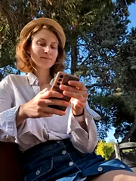 Julialexxxx online show from June 2, 7:31 am