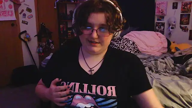 femcelsam online show from April 8, 4:03 am