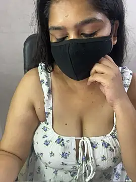 sarasofiaa  online show from July 13, 7:58 pm