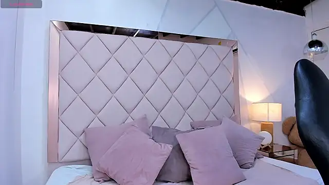 lia damasco online show from July 5, 3:13 am