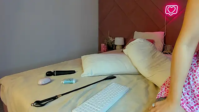 iris barnes online show from July 21, 12:33 am