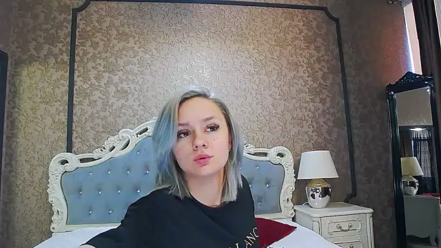 Ivy Quin online show from June 3, 4:24 am