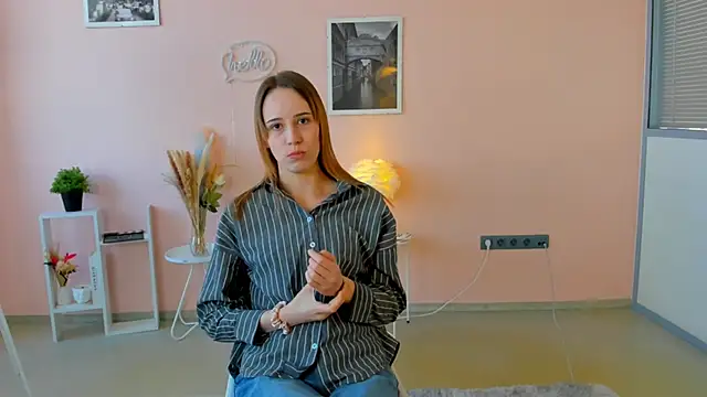 MitsuePostel online show from April 17, 10:50 am