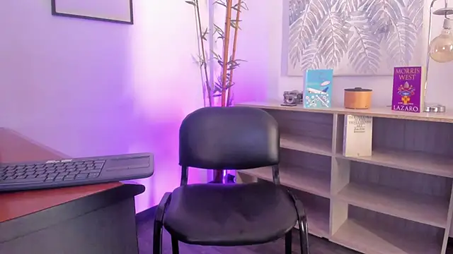 NatashaLuxy online show from July 18, 8:11 pm