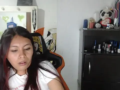 dulcemaria1918 online show from April 9, 3:53 am