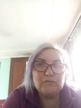 AureliaSky598 online show from April 18, 1:02 pm