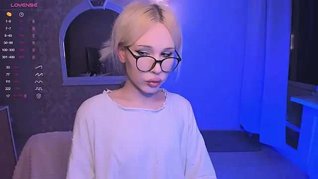 kristiallsooppp online show from April 8, 5:37 pm