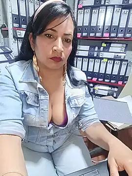 ZOE-WILDER  online show from June 3, 2:44 pm