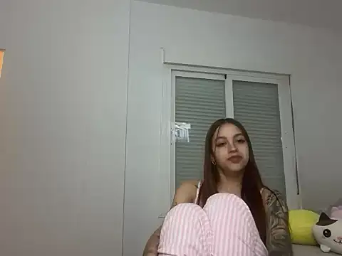 katahott online show from April 8, 9:28 pm