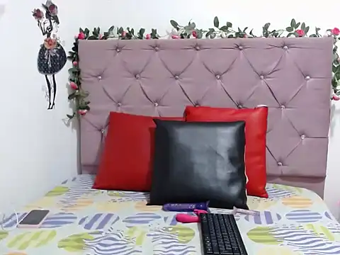 eimy rosse25 online show from June 3, 11:21 pm